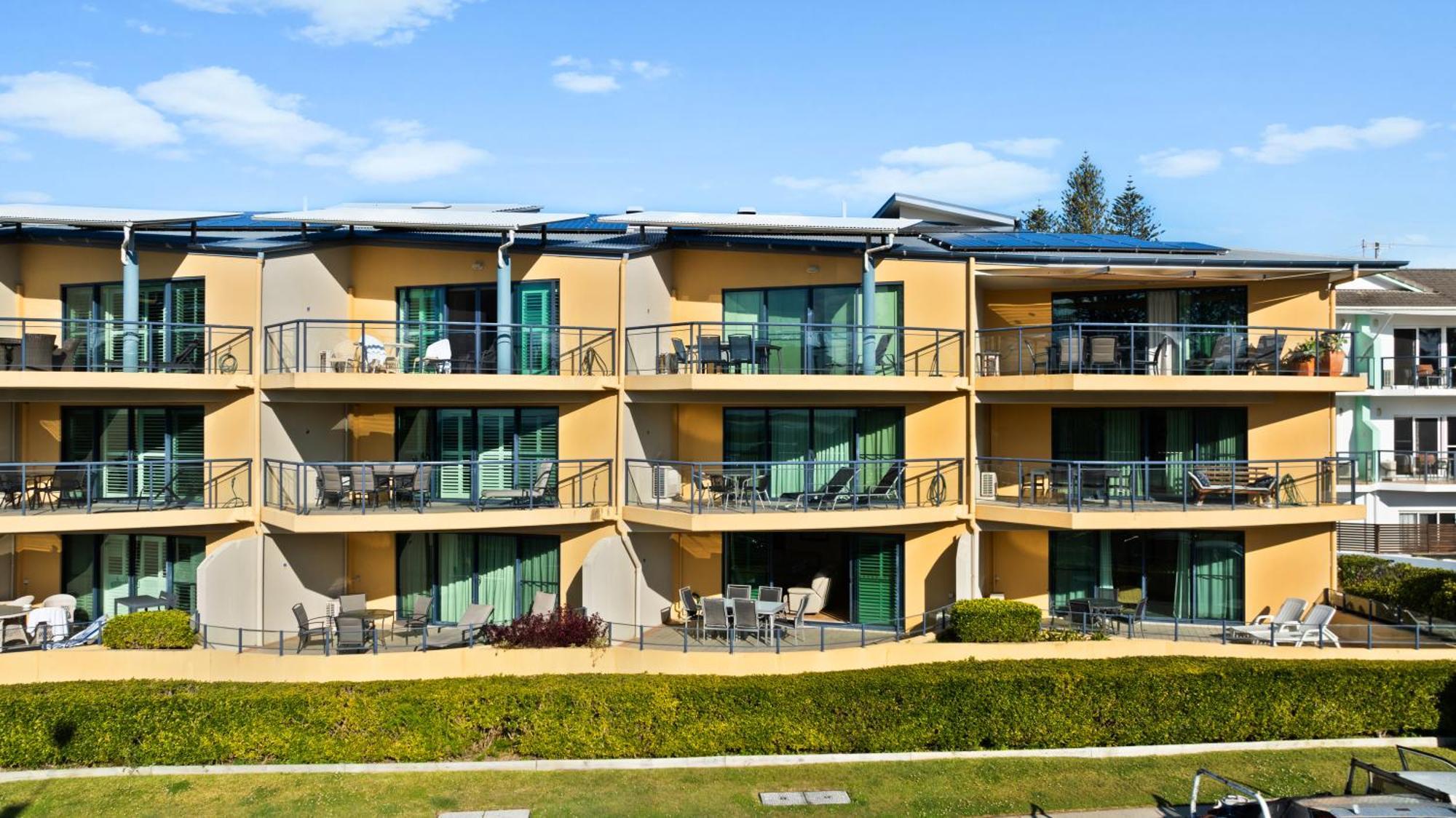 The Cove Yamba Aparthotel Exterior photo